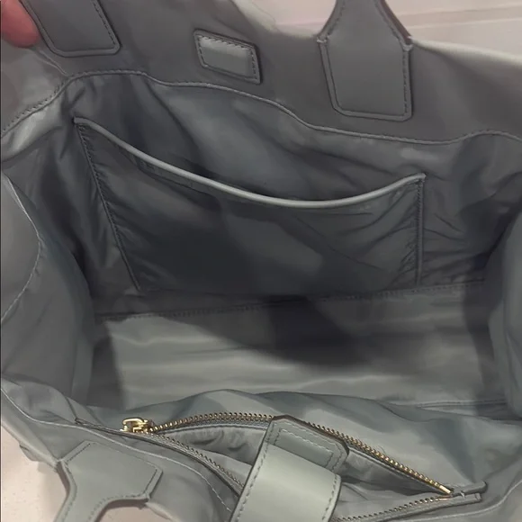 Tory Burch Seafoam Green Tote Bag with Iconic Logo - Picture 3 of 4